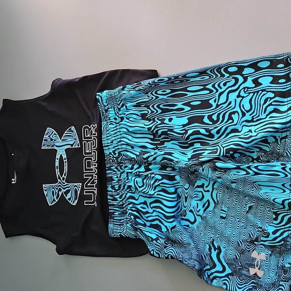 Boy's under Armour tank outfit size 6